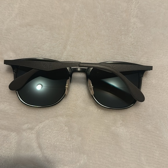 Ray-ban case included - Picture 3 of 4